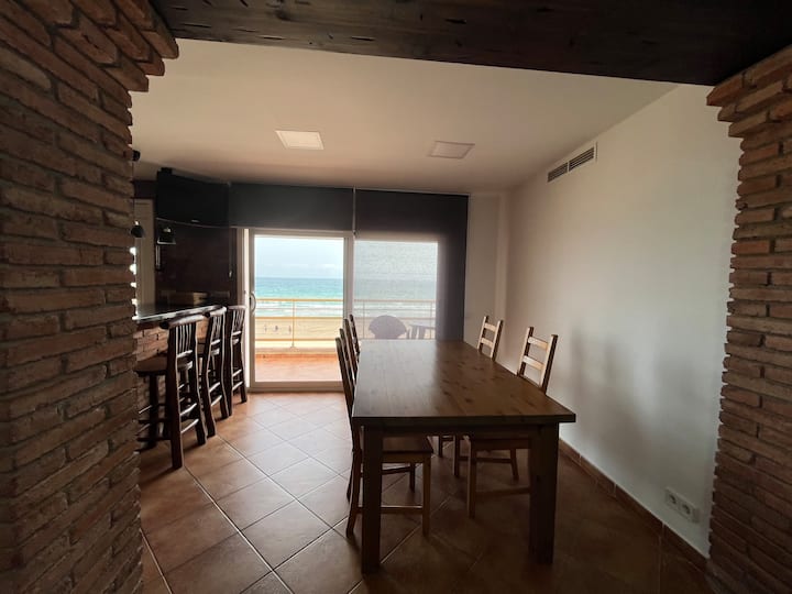 Precioso Apartamento En Primera Linea Del Mar. - Tarragona
