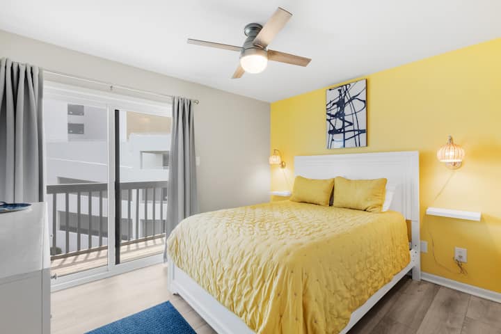 [Bedroom #3] The plushy queen mattress is there to provide you with all the rest needed after an exciting day of exploring Gulf Shores, AL.