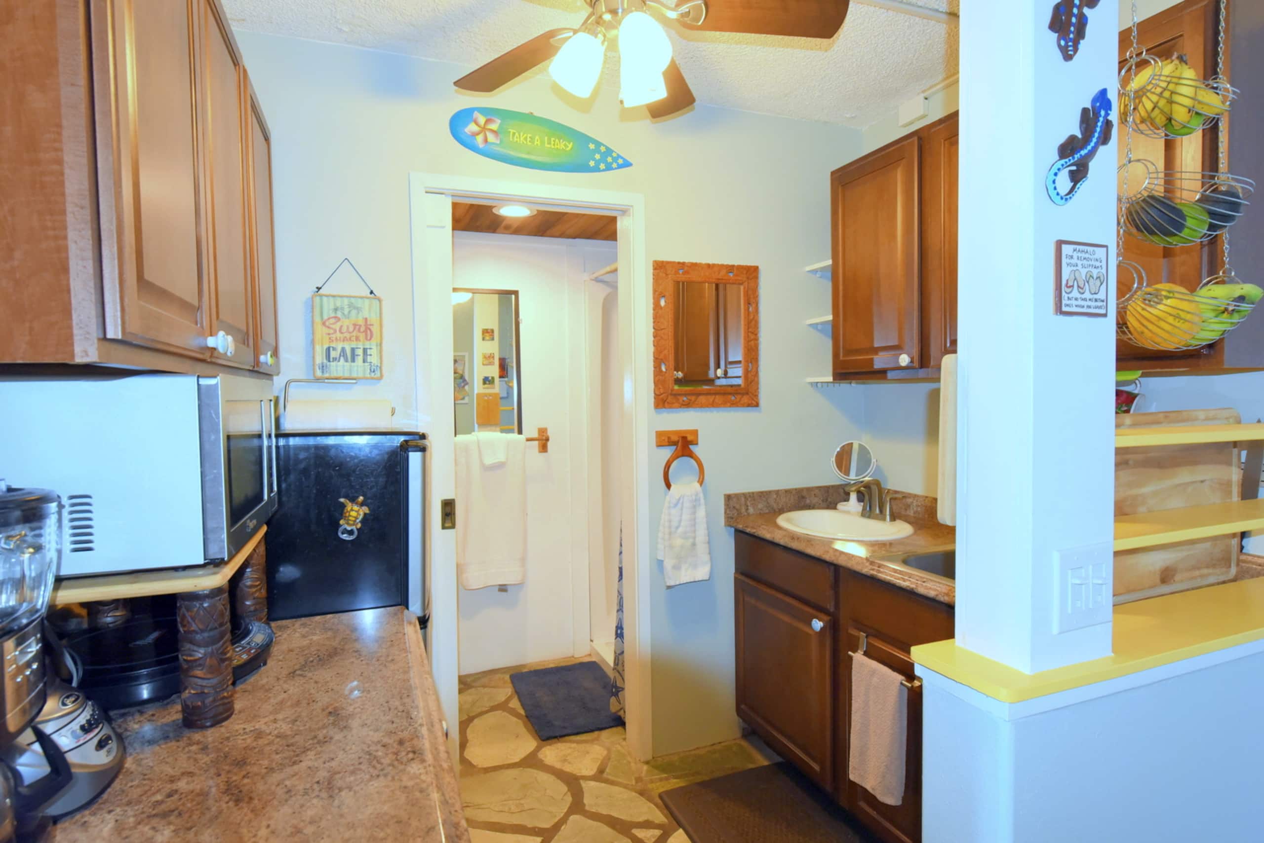 Condo in Kailua-Kona · ★4.88 · Studio · 2 beds · 1 bath - Image 8