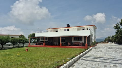 Mountain Top Holiday Home, Ooty