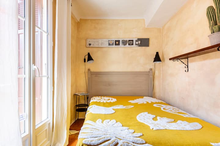 Coin chambre confortable