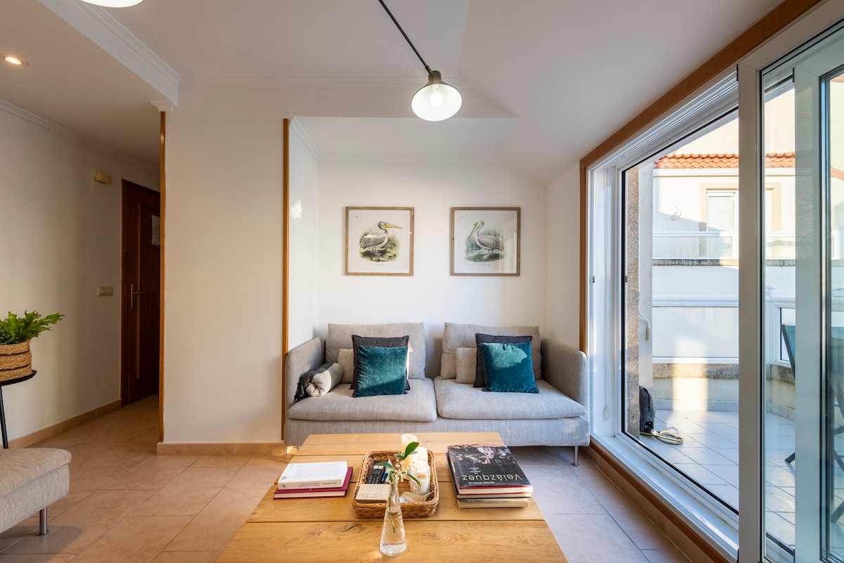 Popular Airbnb listing: VUT 3 Bedroom Apartment 50m Silgar Beach 2 garages in Sanxenxo