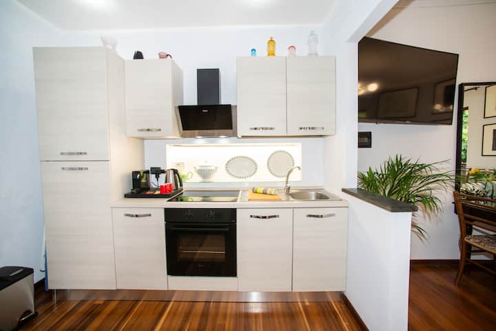 Rose Apartment In Villa Florissa, Spotorno - Noli