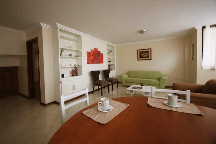 Lovely 4-bedroom Apartment With A Terrace. - Cuenca