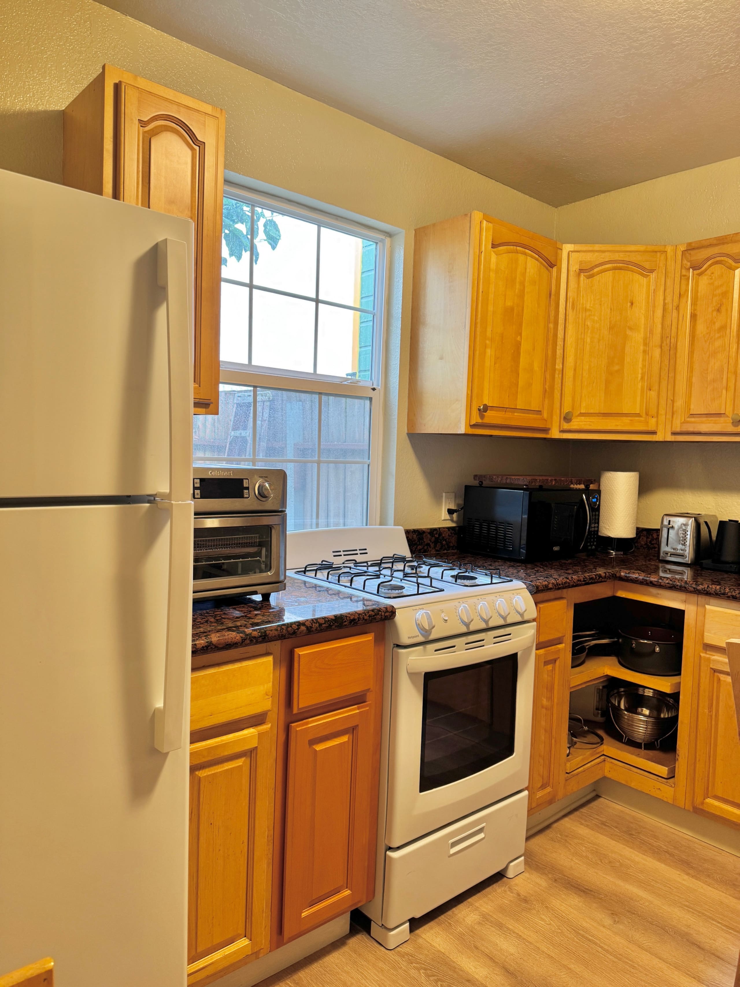 entire unit with two rooms two beds - Image 7