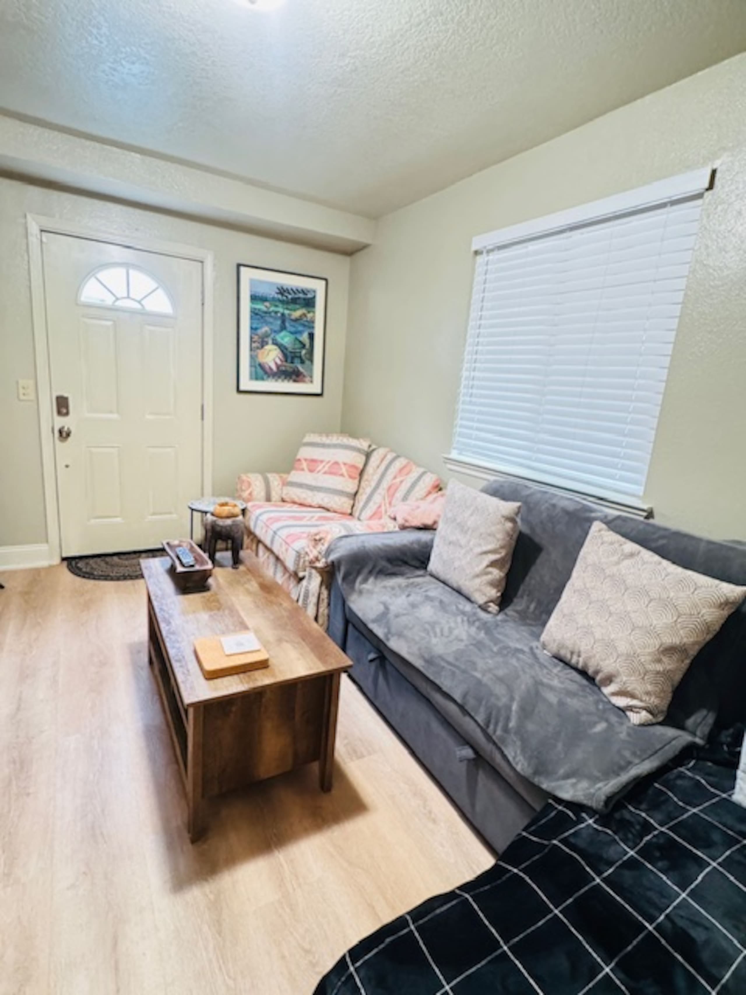 entire unit with two rooms two beds - Image 4