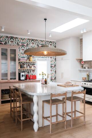 Spacious 3 bedroom Family Home