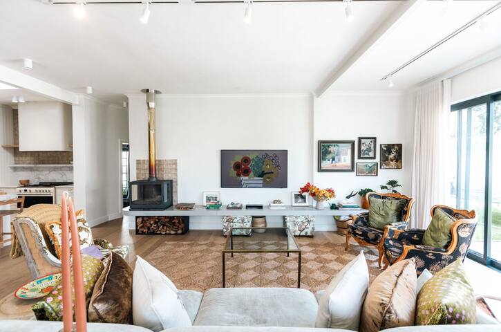 Spacious 3 bedroom Family Home gallery image 5