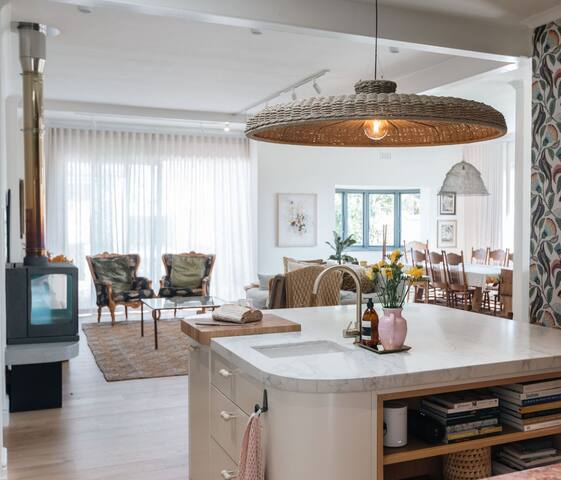 Spacious 3 bedroom Family Home gallery image 2