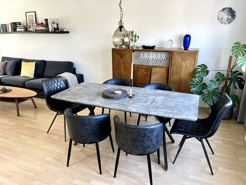 Large lovely home, best location !
