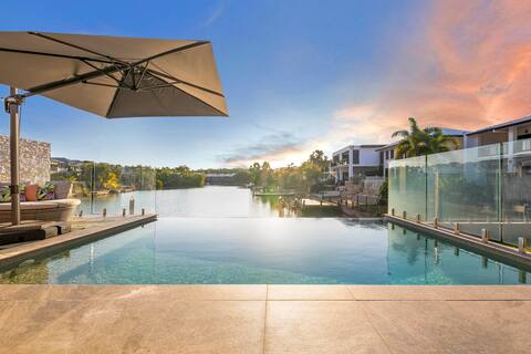Infinity’s Edge: Darwin Luxury Waterfront Oasis