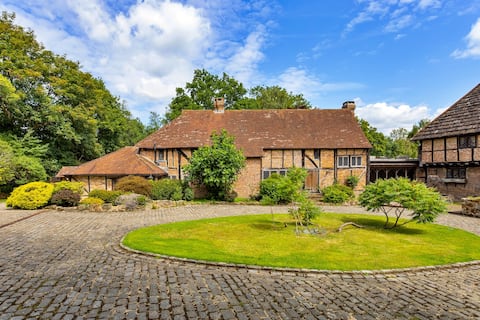 Finest Retreats | Sandhill Cottage with Hot Tub