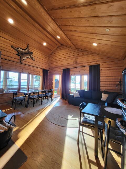 Log cabin by the lake, outdoor hot tub