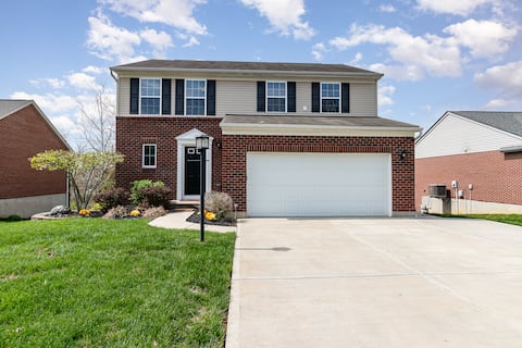 Avalon Paradise, Creation Museum 6 miles, game rm