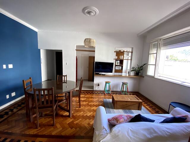 Apartamento renovado e silencioso em Laranjeiras