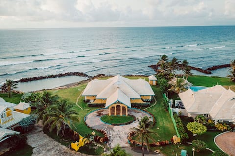 Pleasant Cove: Luxe Villa w. Private Beach