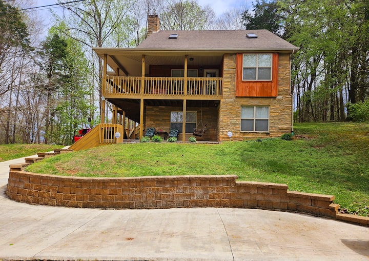 Watson's INN the Woods - Lakeview Home! - Cabins for Rent in
