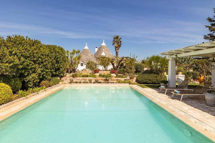 Trullo Patricia Pool gallery image 2
