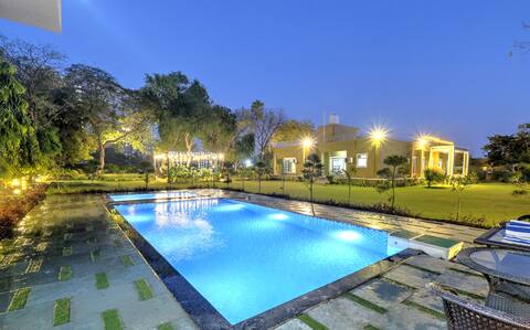Raas Vilas Boutique Farm House Near Iris Broadway
