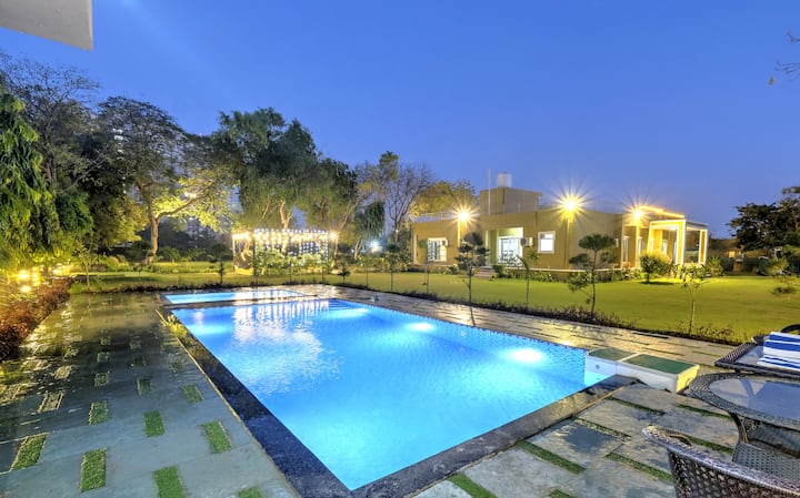 Raas Vilas 4BHK Boutique Farm House in Gurgaon
