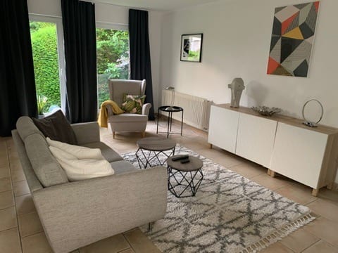 Leistungsstarkes Airbnb: Beautiful, bright apartment / terrace & greenery in Arnsberg