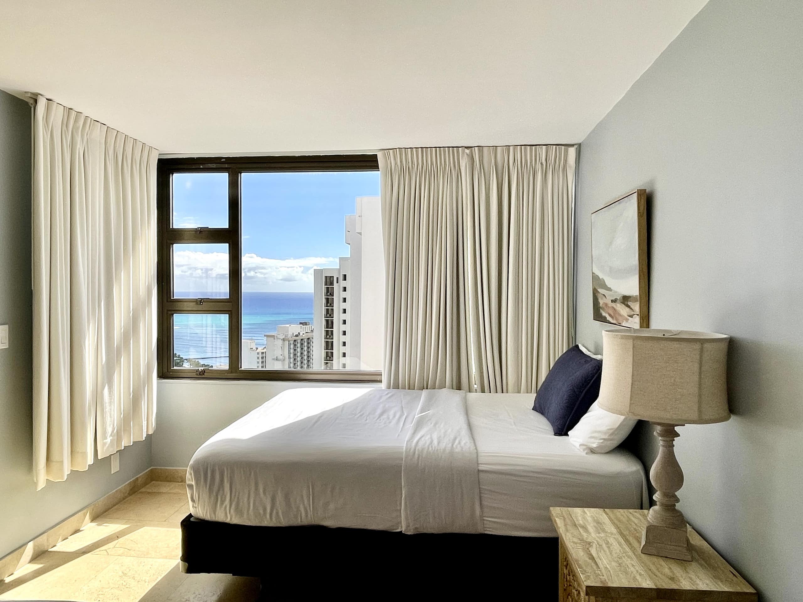 Condo in Honolulu · ★4.62 · 1 bedroom · 3 beds · 1 private bath - Image 6