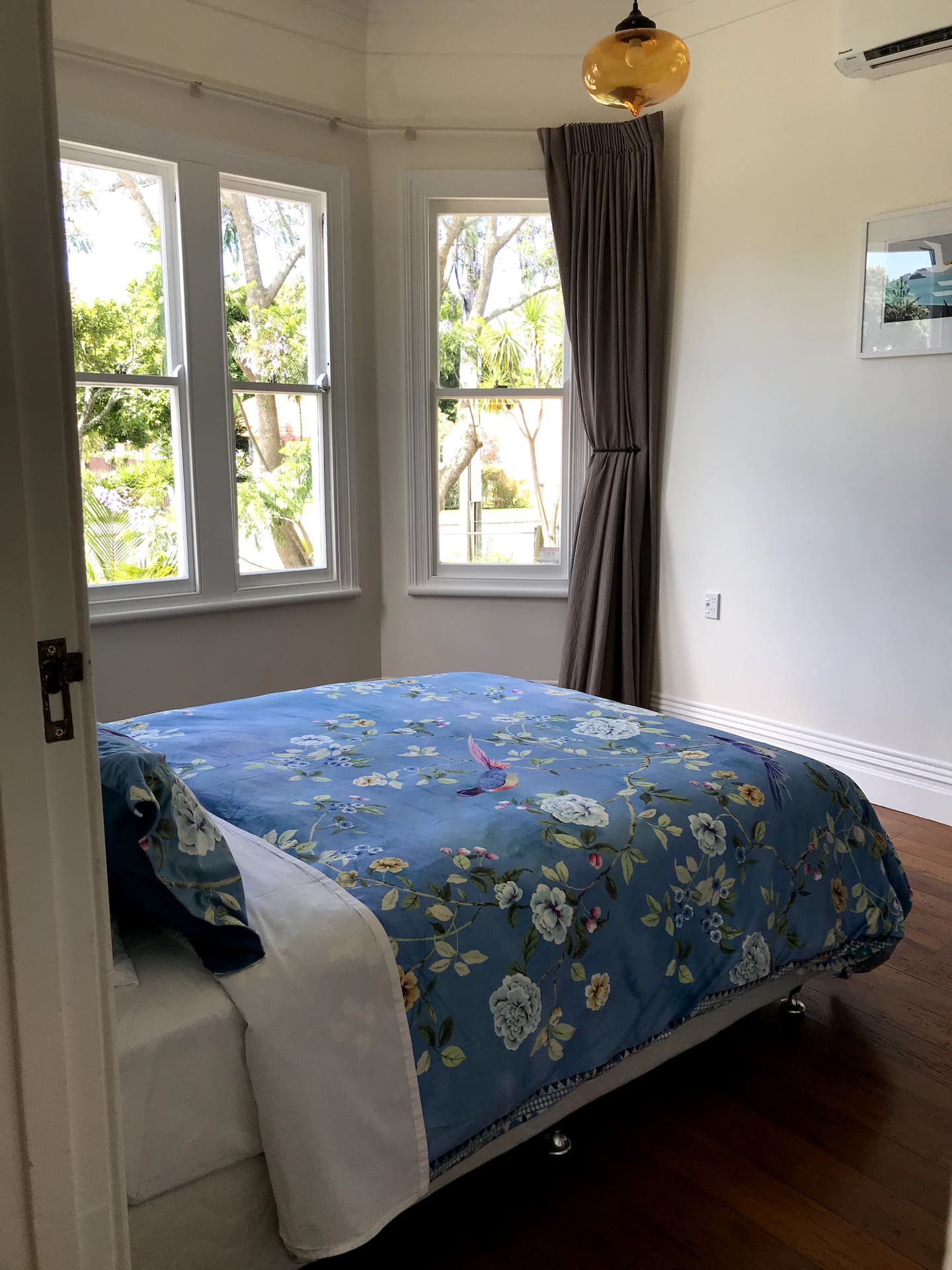 Beautiful Restored Villa With Off Street Parking. 2