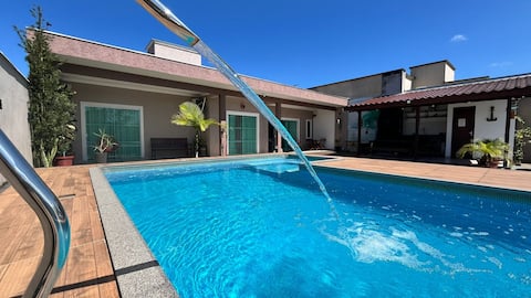 Large house with private pool, 900m from the beach