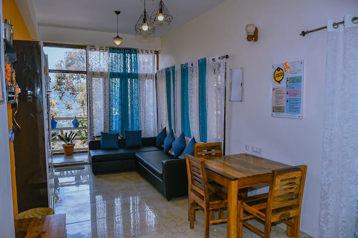 მისაღები ოთახი 2