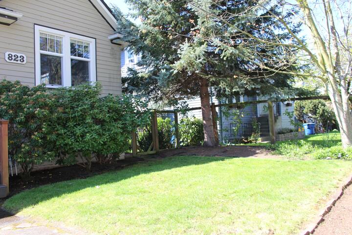 Beautiful Phinney/Ballard Retreat gallery image 2