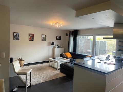 Successful Airbnb property: Quiet Luxury, 6 P. Betw Brussels Ghent Bruge Antw in Oost Vlaanderen
