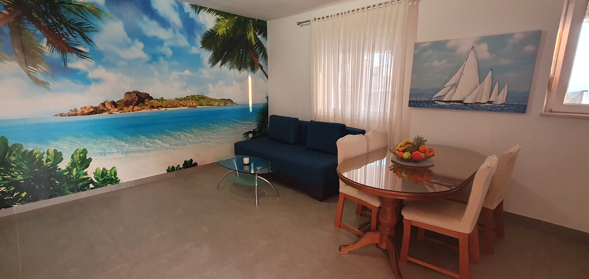 Sala de estar y comedor.