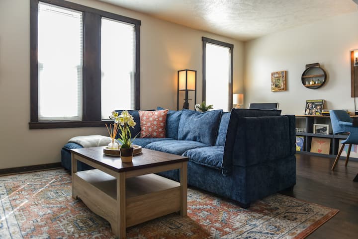 King Bed | 2 Full Bath | Deck! Hip Millvale! - Homestead, PA