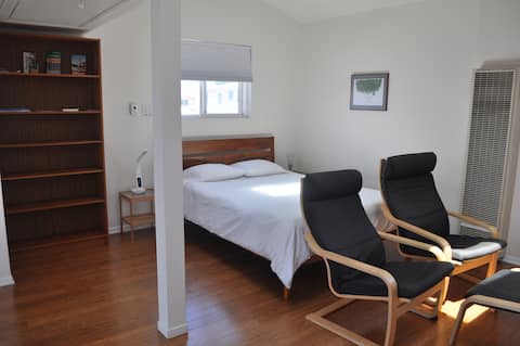 Successful Airbnb property: Venice custom guest suite in Venice