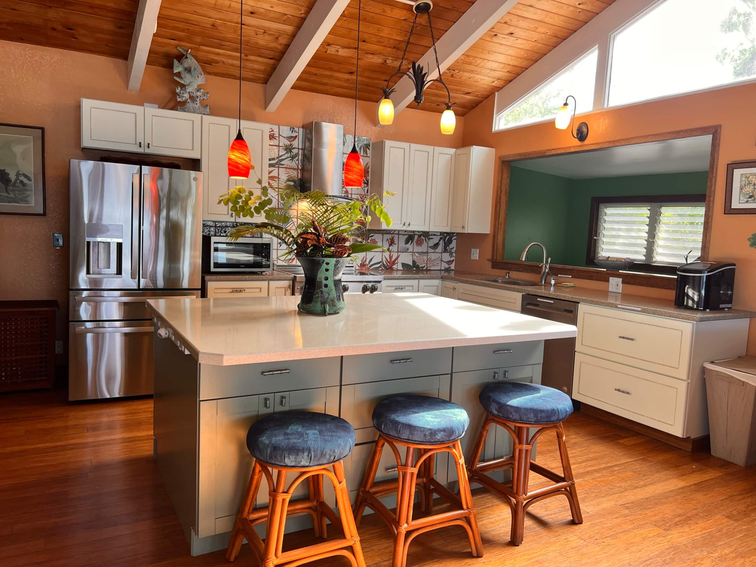 Home in Kailua-Kona · ★4.8 · 2 bedrooms · 6 beds · 3 baths - Image 7