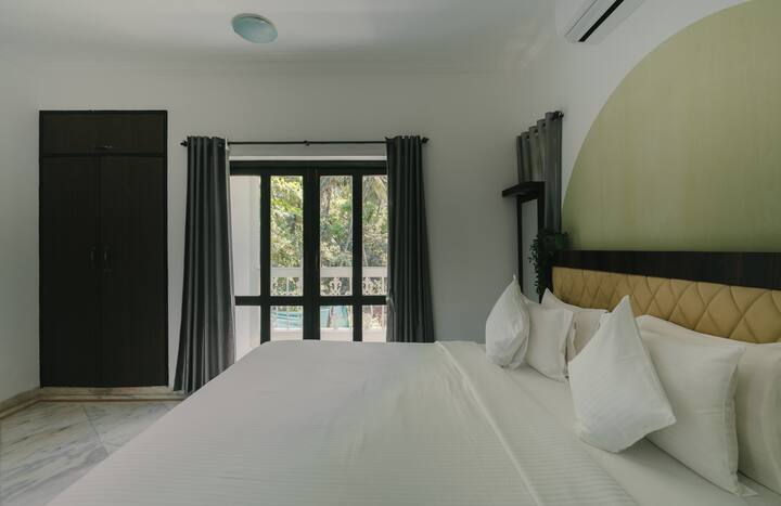 Bedroom image 7