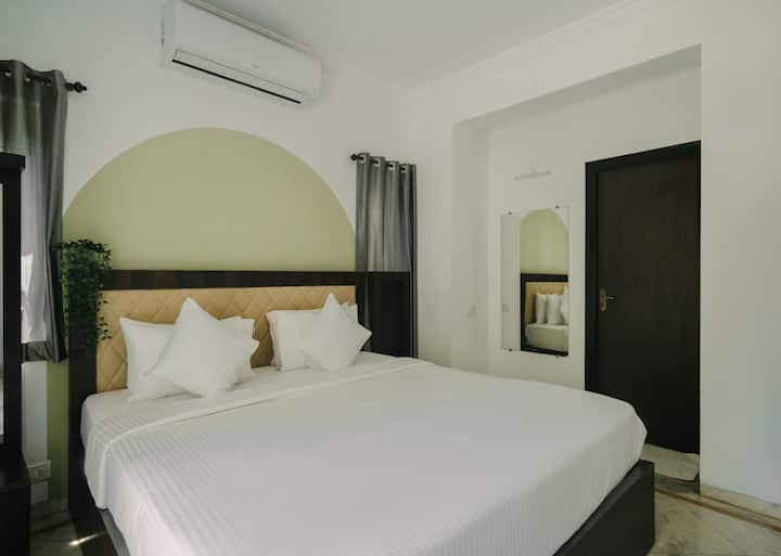Bedroom image 4