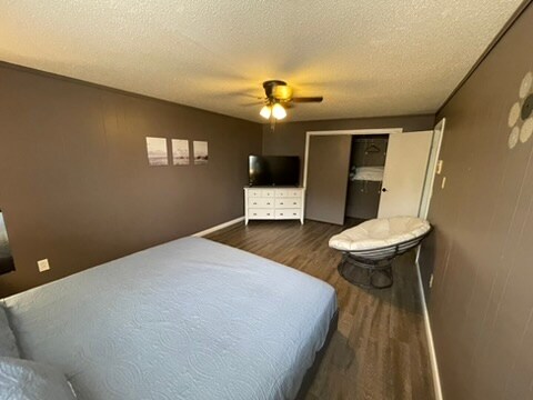 Долно ниво - брачен кревет (широк 150-179 см)