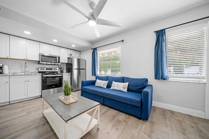 Beach Haven 1 Bd + Florida Room~ Pool - Parking - Fau, Boca Raton