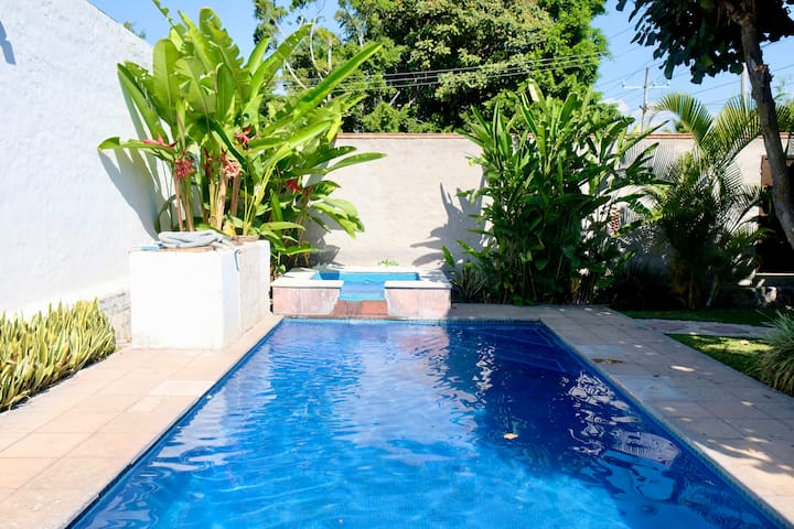 Spanish-style House With Vaulted Ceilings + Pool! - Cuernavaca