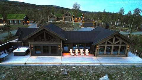 Modern large mountain cabin with panoramic views
