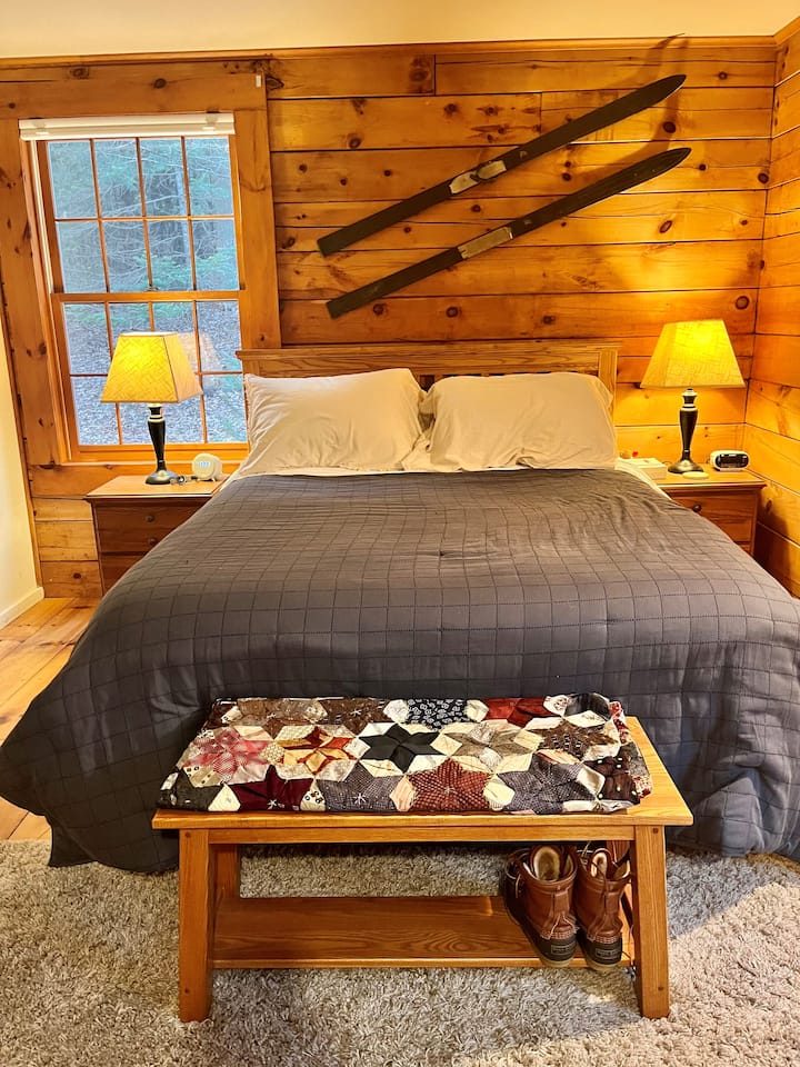 Schlafzimmer 1