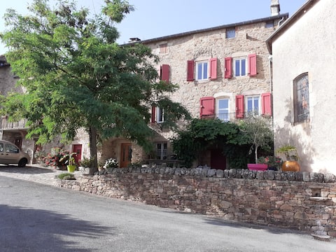 Character house in the heart of the Grands Causses