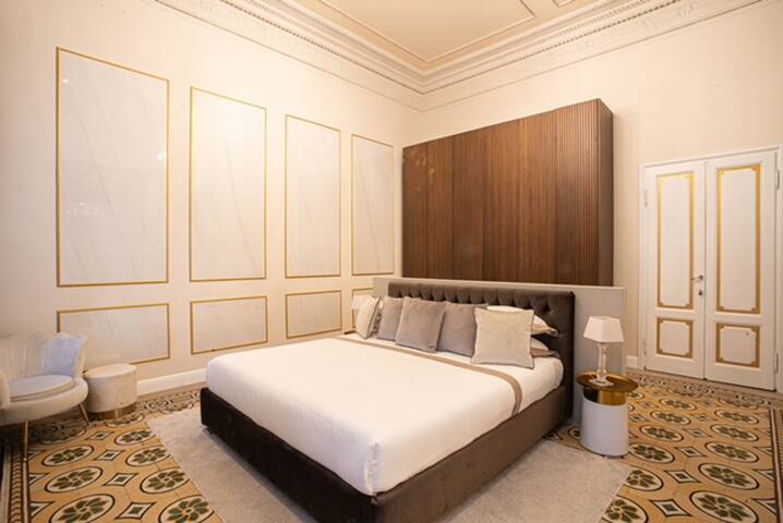 Best location in Florence Luxury Apartment! gallery image 2