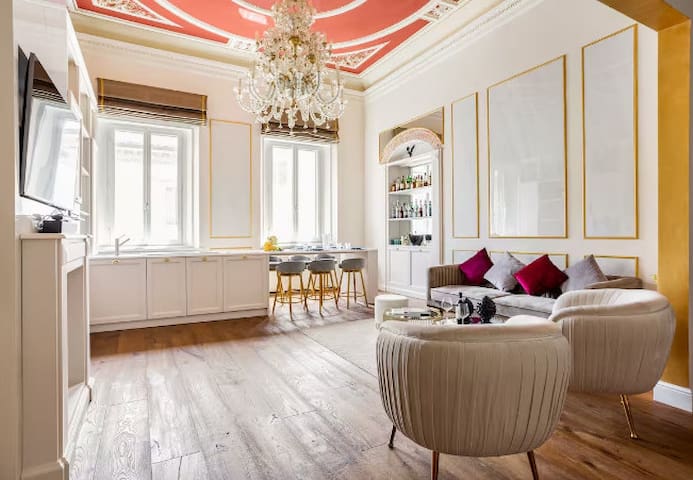 Best location in Florence Luxury Apartment!