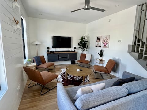 Downtown Modern - Walk Everywhere!