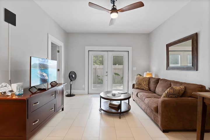 Secluded 1br Oasis W/private Patio | Walk To Eola - Winter Park, FL