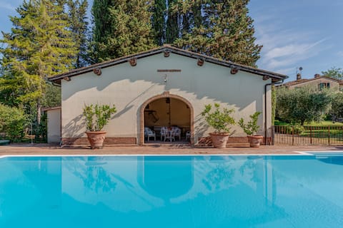 Villa Tulipano: swimming pool, patio, 3 bedrooms