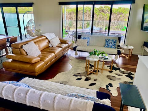 Letka Perfect Beach Getaway - Luxury Brand New