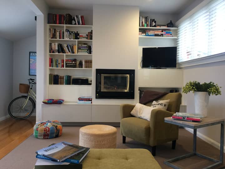 The Manse - Coffee, Books And A Twist Of Lemon - Devonport